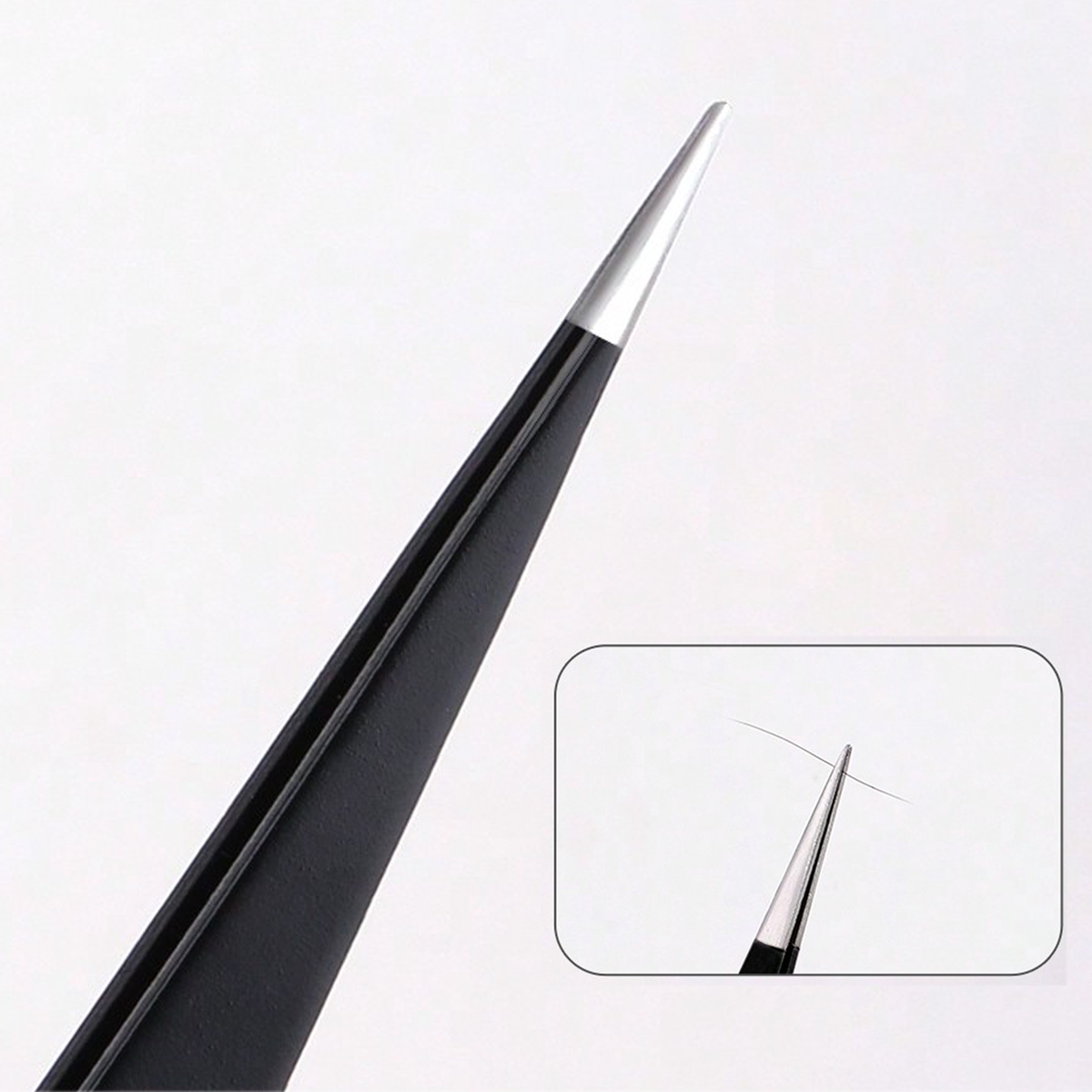 Straight-tipped eyelash tweezers are suitable for clipping fine eyelashes